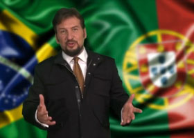 foto de Clovis Tavares em palco